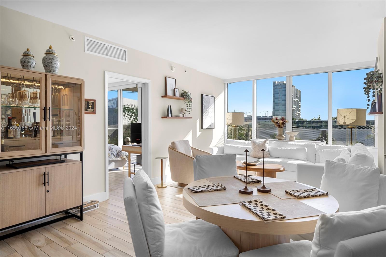 2155 Washington Ct #503, Miami Beach FL 33139