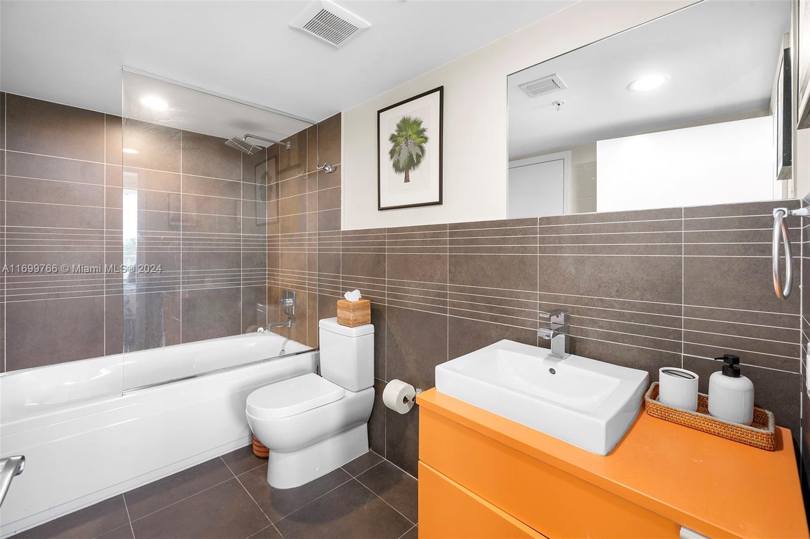 2155 Washington Ct #503, Miami Beach FL 33139