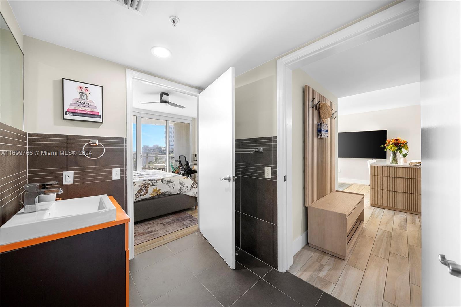 2155 Washington Ct #503, Miami Beach FL 33139