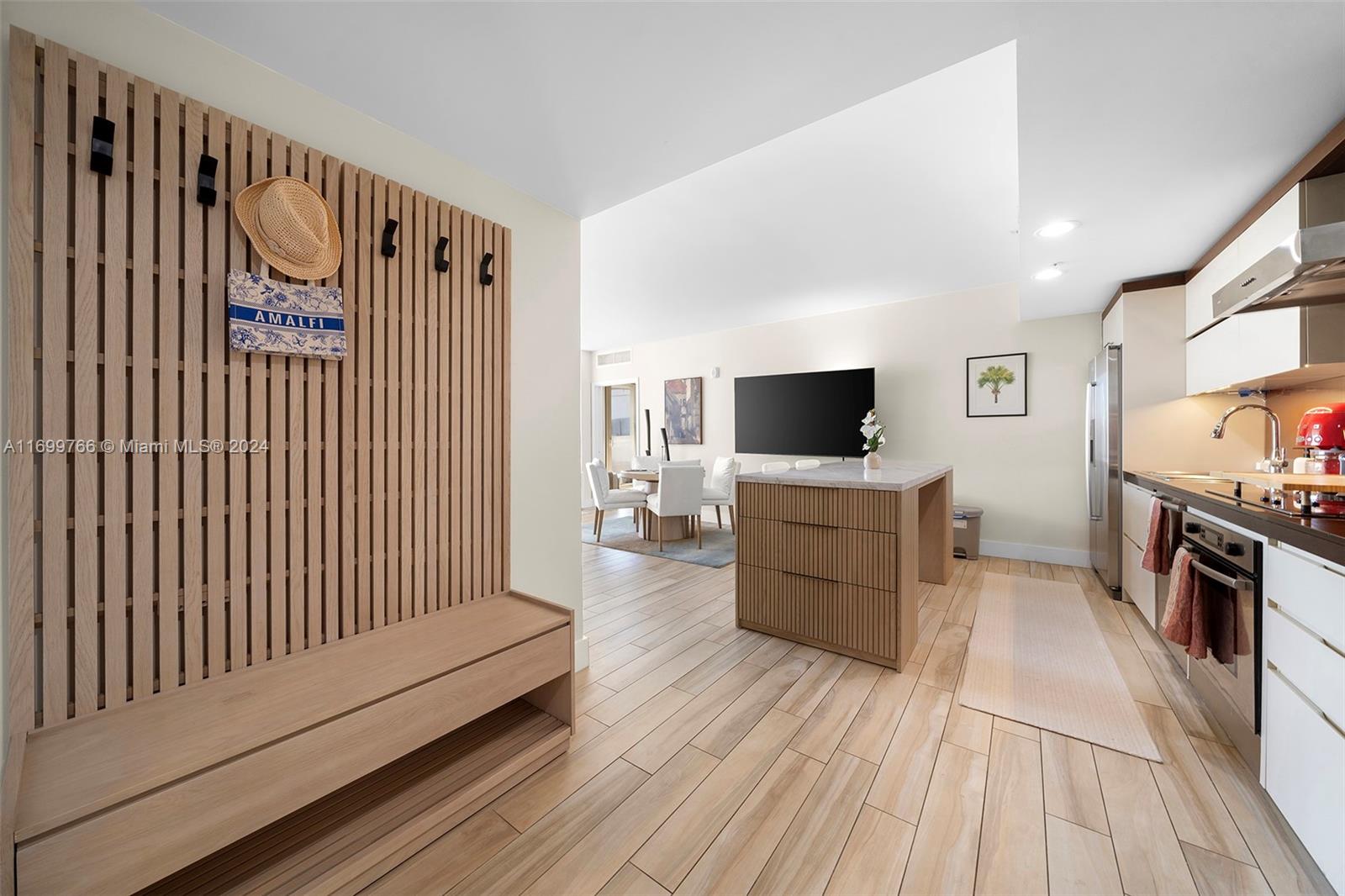 2155 Washington Ct #503, Miami Beach FL 33139