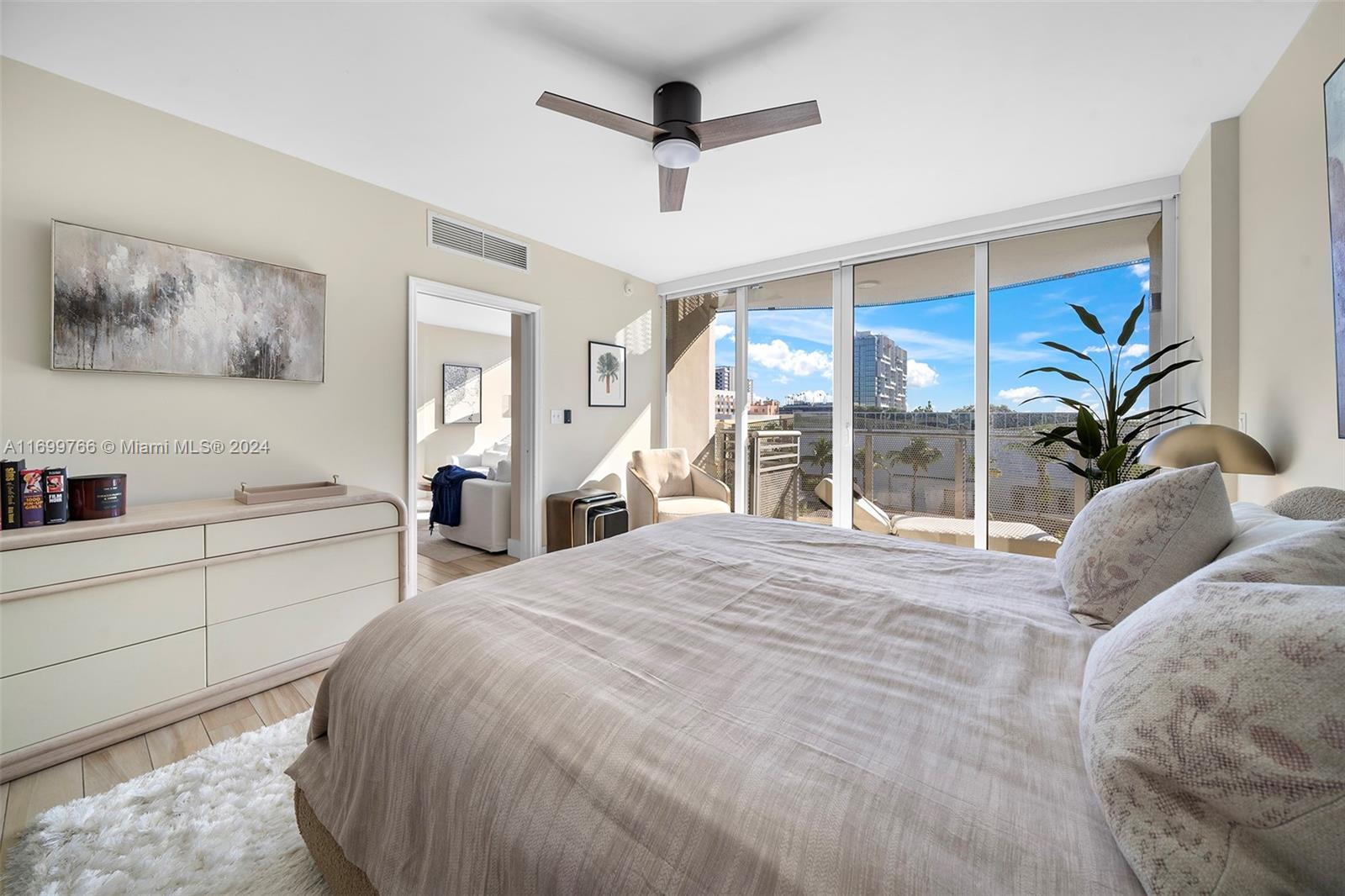2155 Washington Ct #503, Miami Beach FL 33139