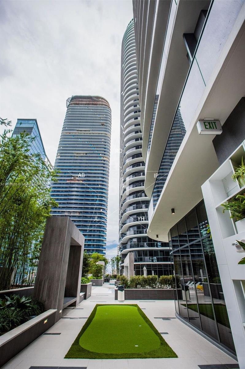 45 SW 9th St #2110, Miami FL 33130