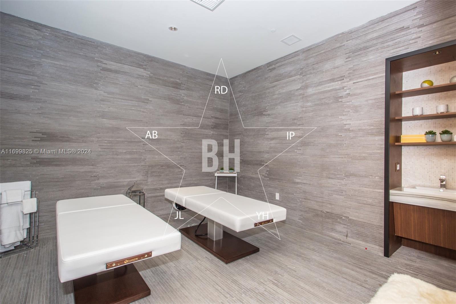 45 SW 9th St #2110, Miami FL 33130