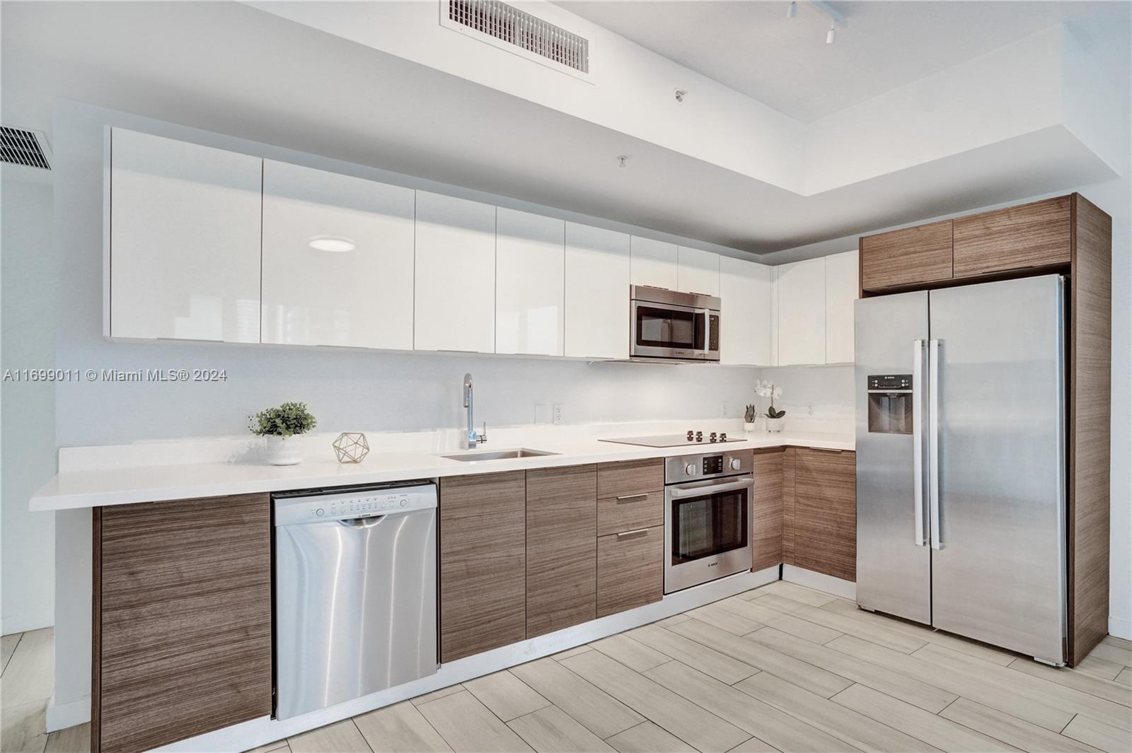 1010 SW 2nd Ave #1708, Miami FL 33130