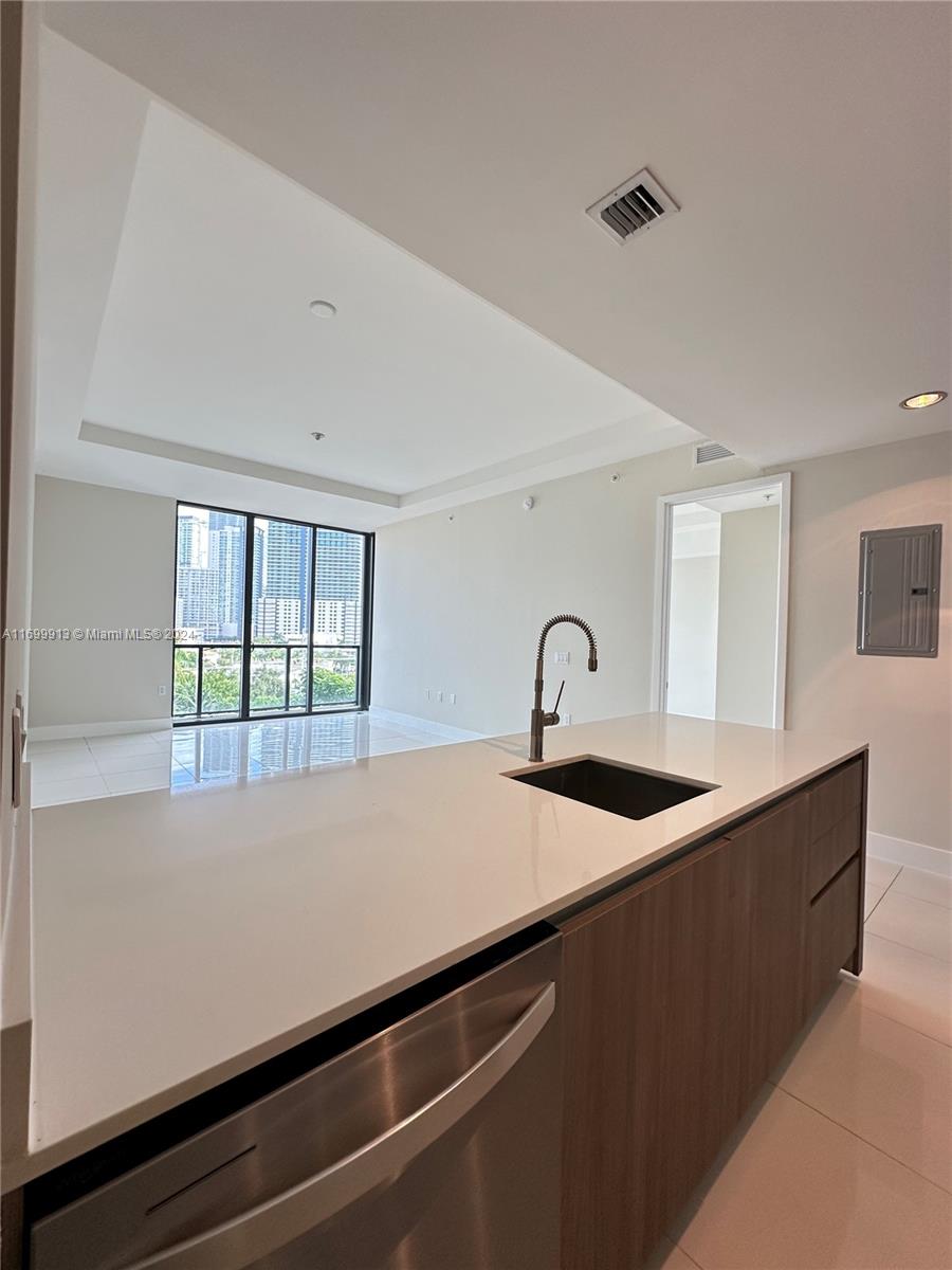 201 SW 17th Rd #811, Miami FL 33129