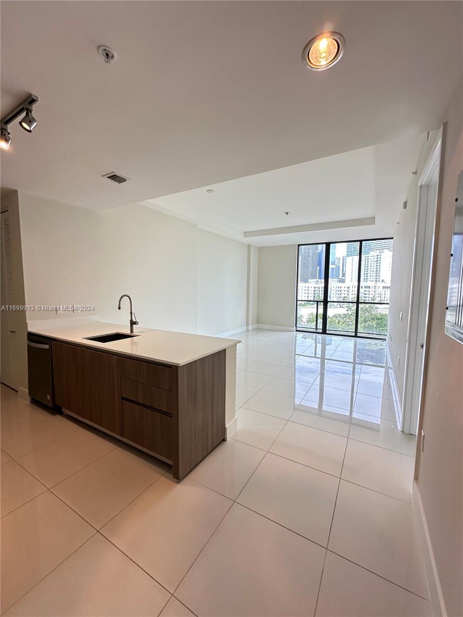 201 SW 17th Rd #811, Miami FL 33129