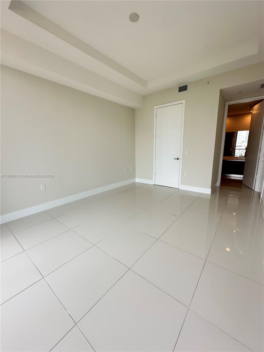 201 SW 17th Rd #811, Miami FL 33129