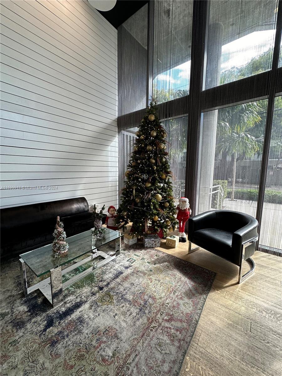 201 SW 17th Rd #811, Miami FL 33129