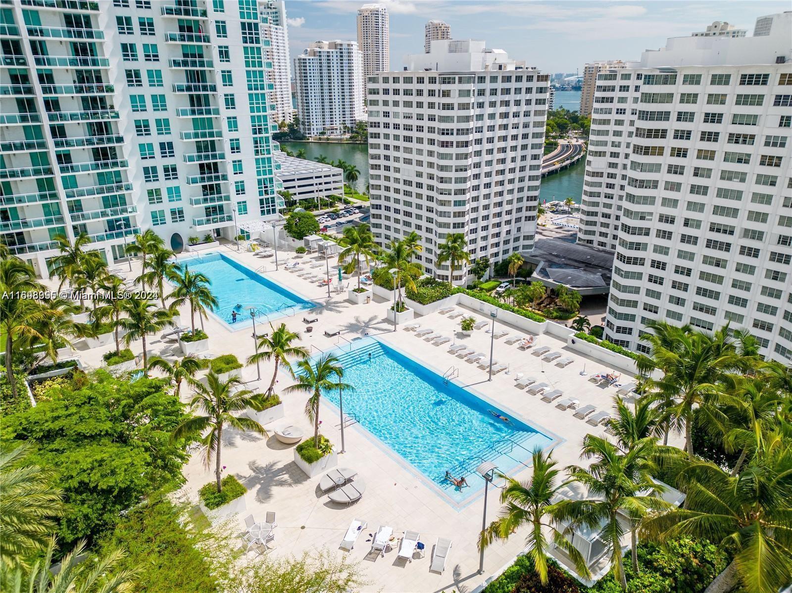 Skip the elevator hassle, same floor parking! Best priced 1/1 at the Plaza, this pristine unit has new flooring, a spacious walk-in closet & floor to ceiling windows. Located in the heart of Brickell, Miami's vibrant financial hub.  Walking distance to restaurants, chic shopping destinations (Brickell City Center, Mary Brickell Village), grocery stores & MetroRail. Plaza is a well-maintained buildings, featuring an extremely well equipped fitness room, beautiful deck area with 2 infinity pools and jacuzzi, steam room, club room, movie theater, business center, a children's play room, 24 hour security, valet parking and more. HOA includes 1 assigned parking spot, basic cable, internet & water! Lenient pet policy. Great for investors or end users. Can be rented for minimum 30 day period.