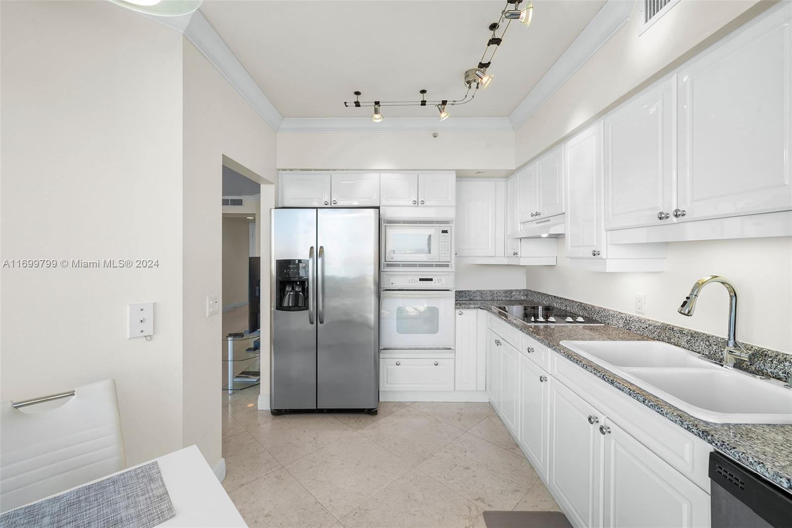 4775 Collins Ave #3406, Miami Beach FL 33140