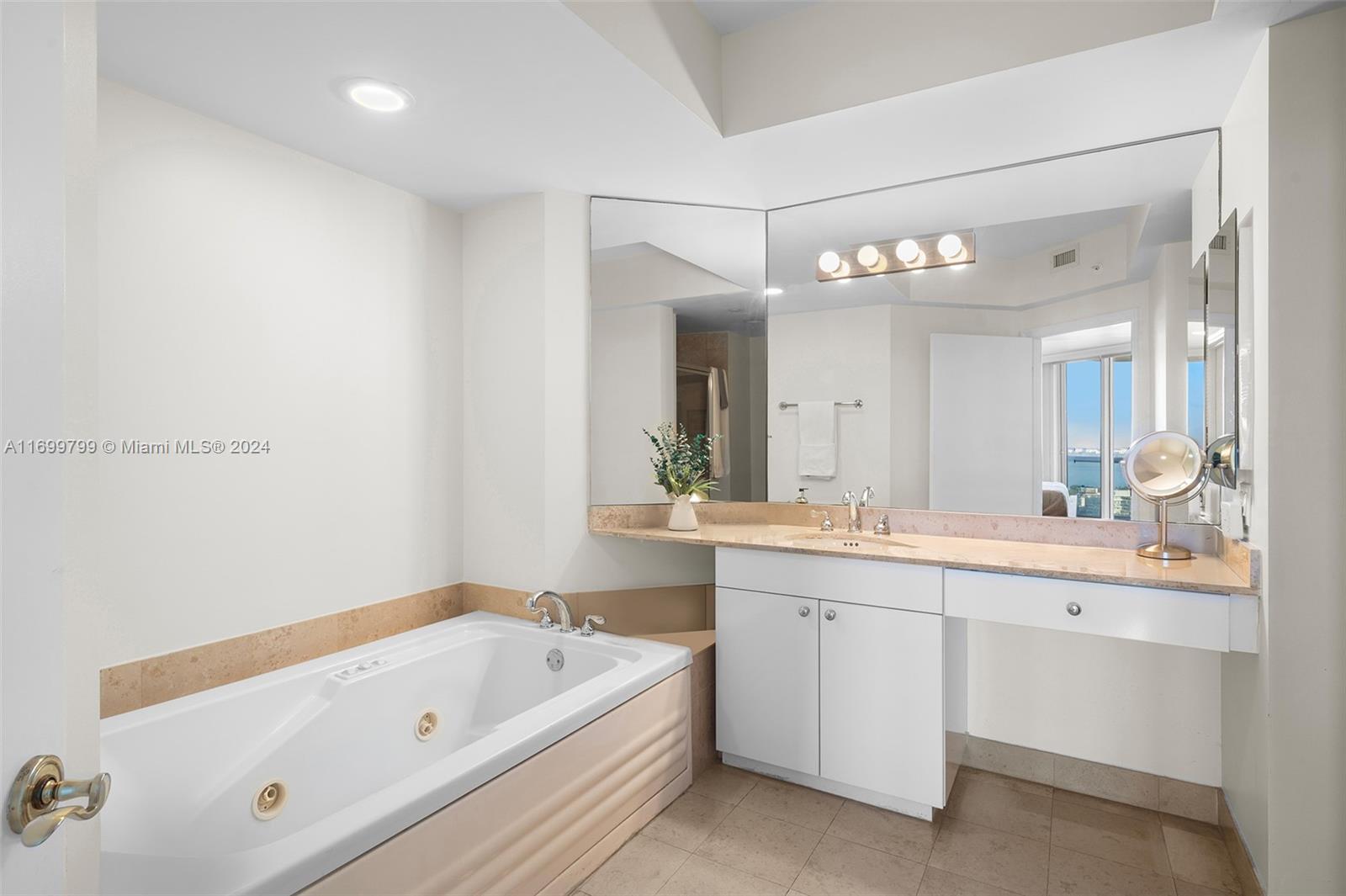 4775 Collins Ave #3406, Miami Beach FL 33140