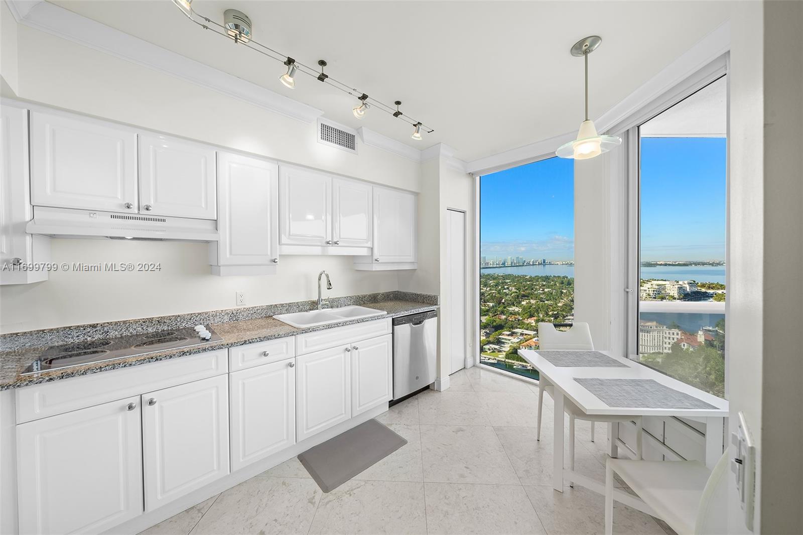 4775 Collins Ave #3406, Miami Beach FL 33140