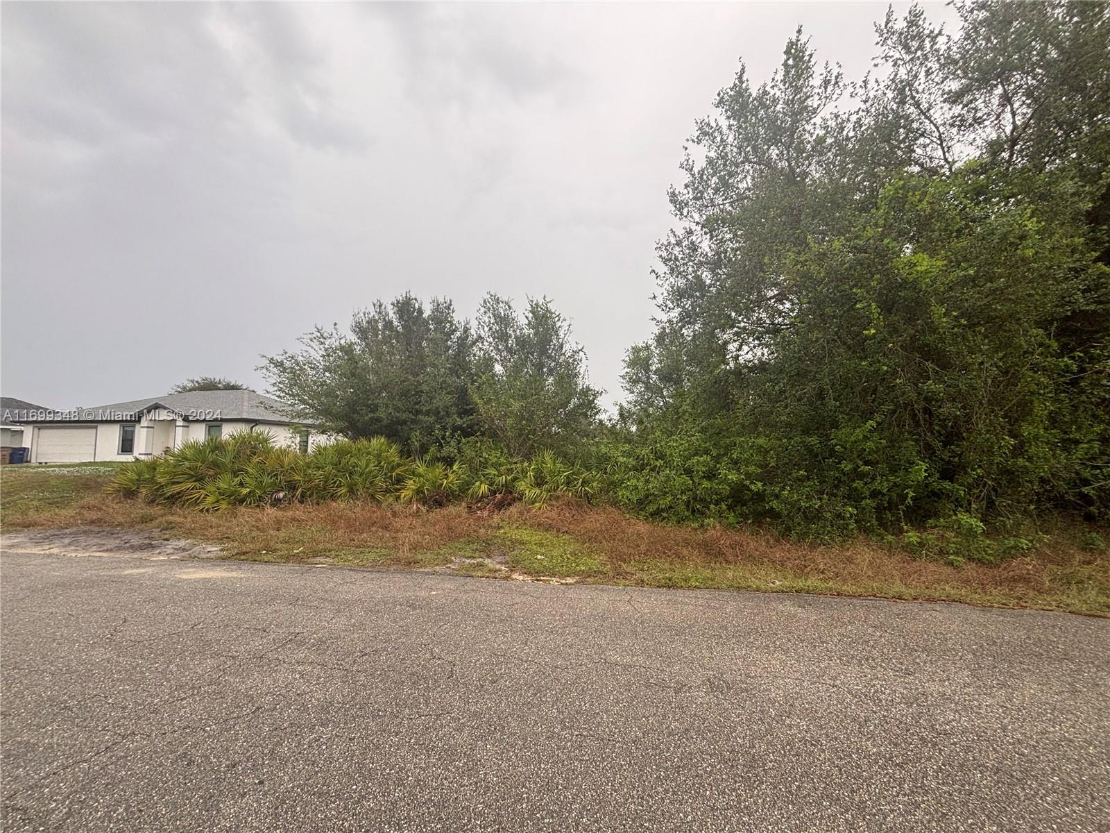 3702 25th St, Lehigh Acres, Florida image 2