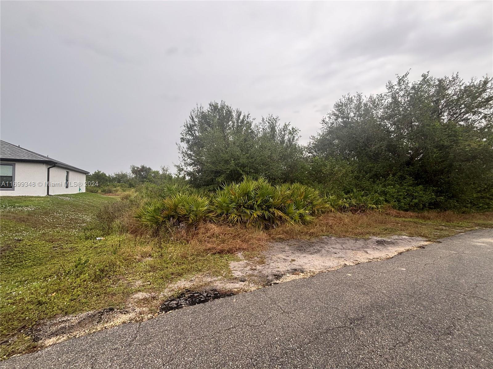 3702 25th St, Lehigh Acres, Florida image 3