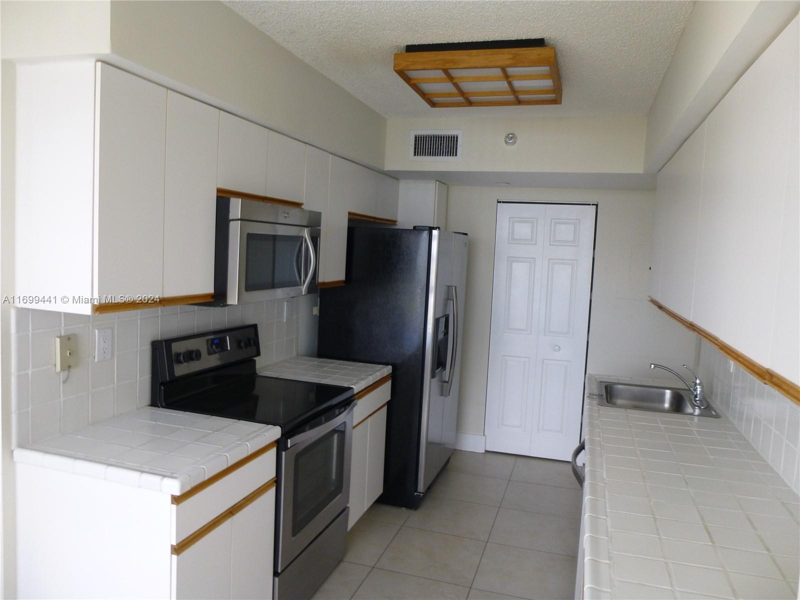 3530 Mystic Pointe Dr #3106, Aventura FL 33180