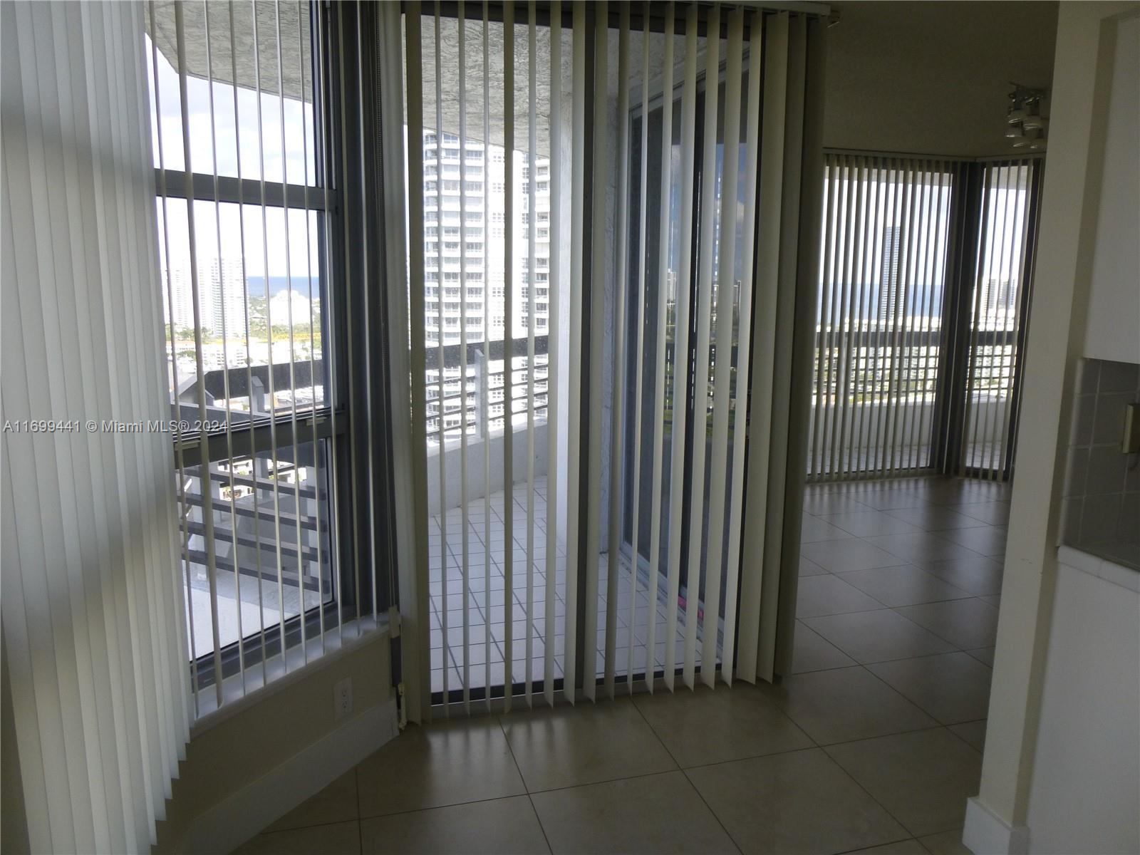 3530 Mystic Pointe Dr #3106, Aventura FL 33180