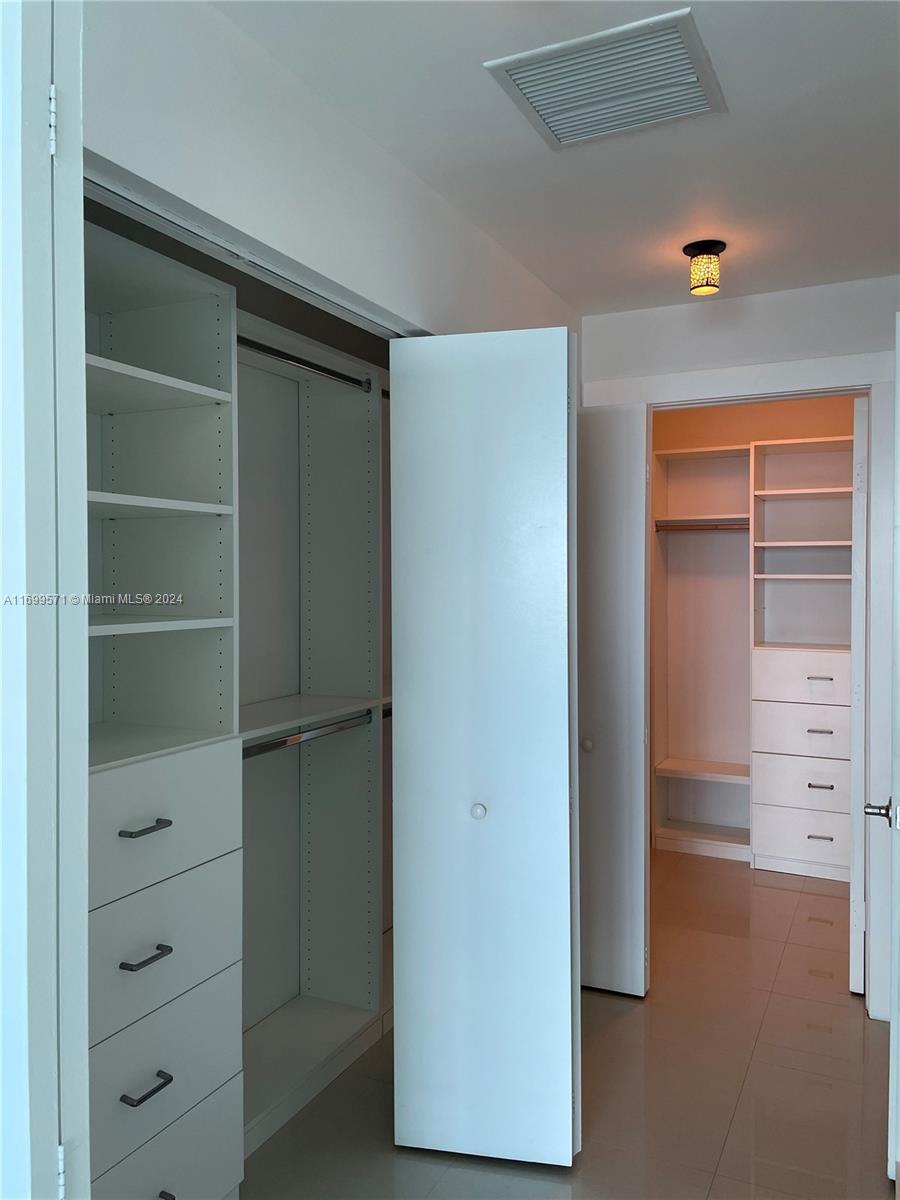 900 Biscayne Blvd #2909, Miami FL 33132