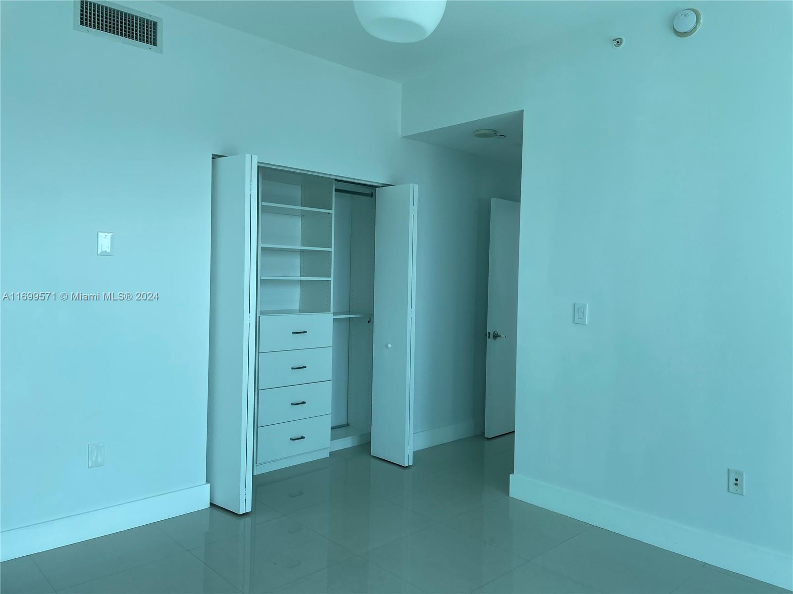 900 Biscayne Blvd #2909, Miami FL 33132