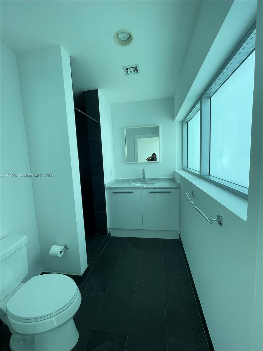 900 Biscayne Blvd #2909, Miami FL 33132