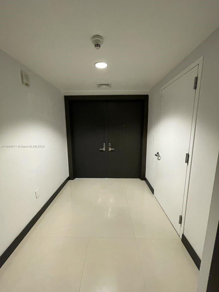 900 Biscayne Blvd #2909, Miami FL 33132