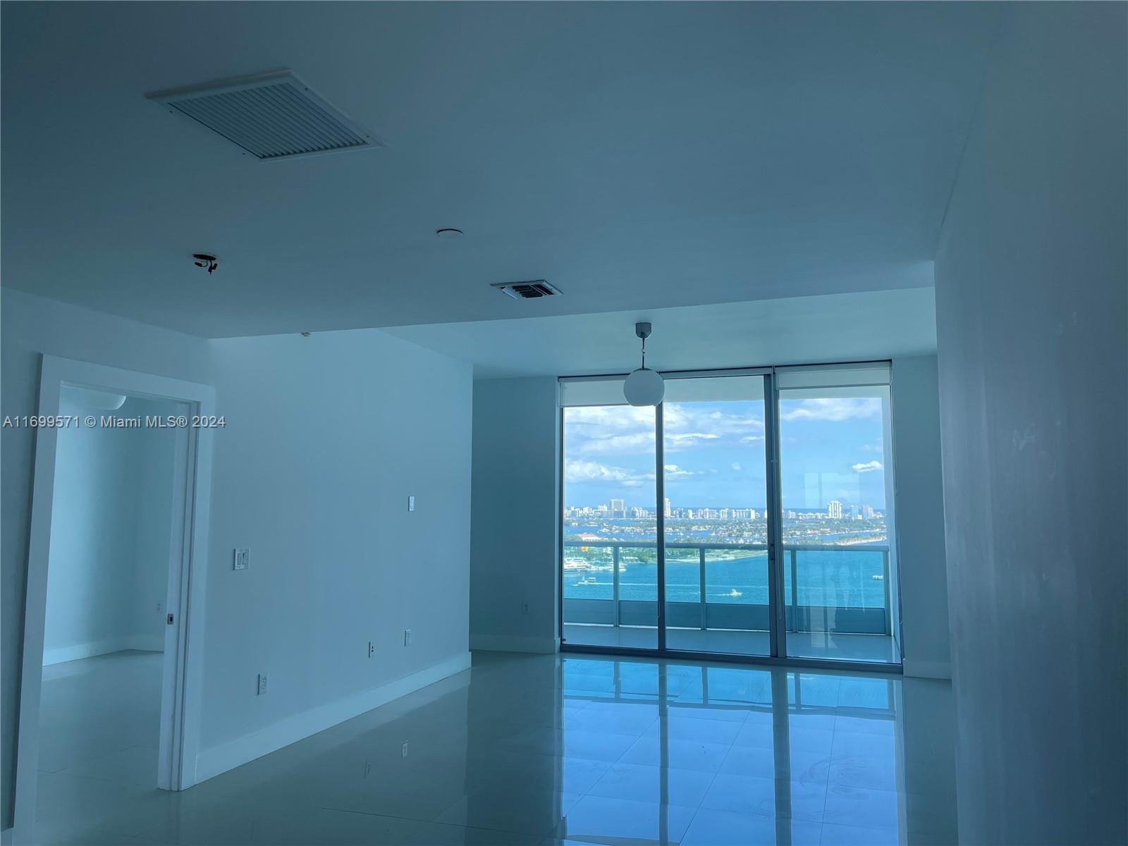 900 Biscayne Blvd #2909, Miami FL 33132