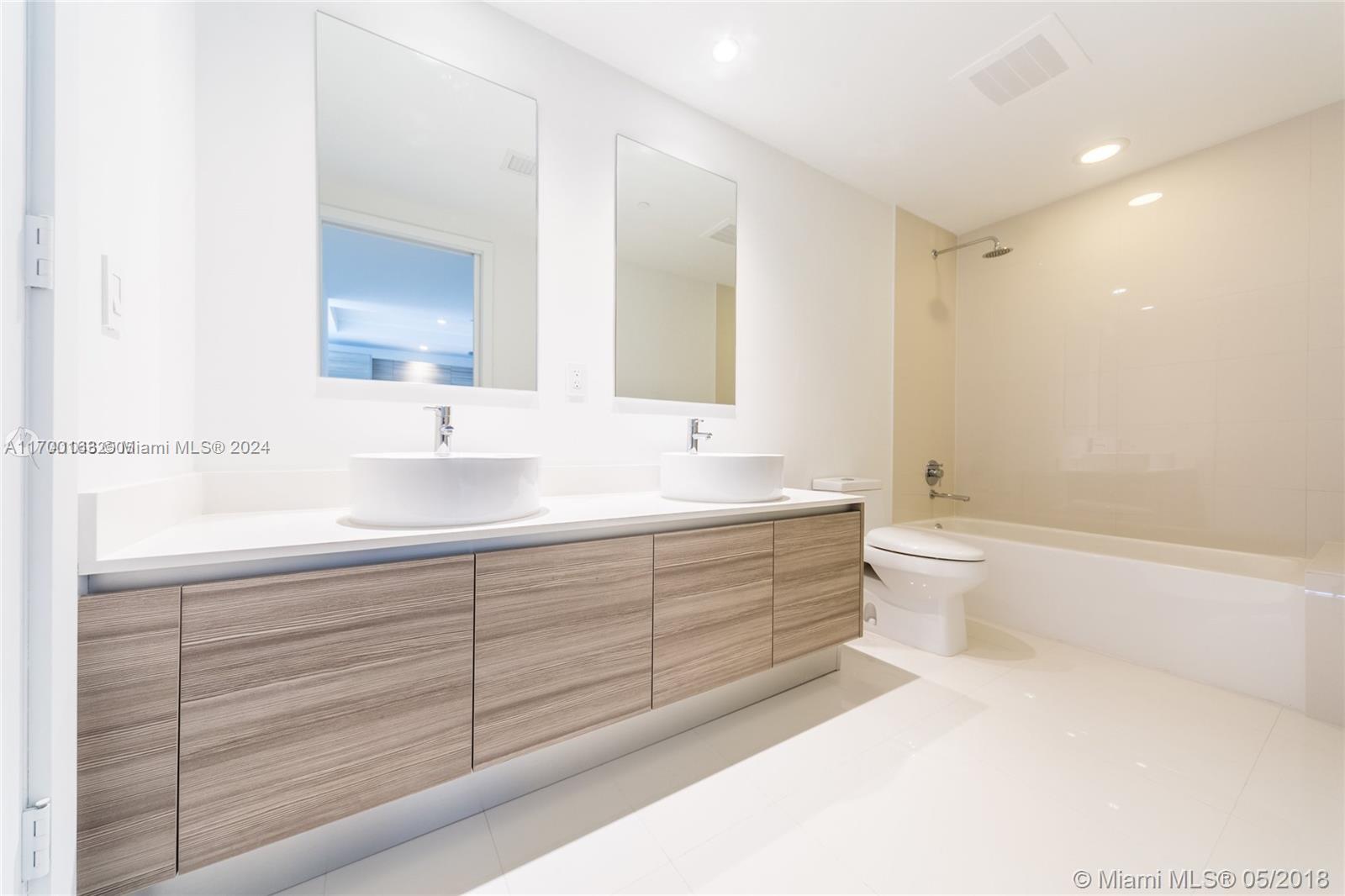 121 NE 34th St #2703, Miami FL 33137