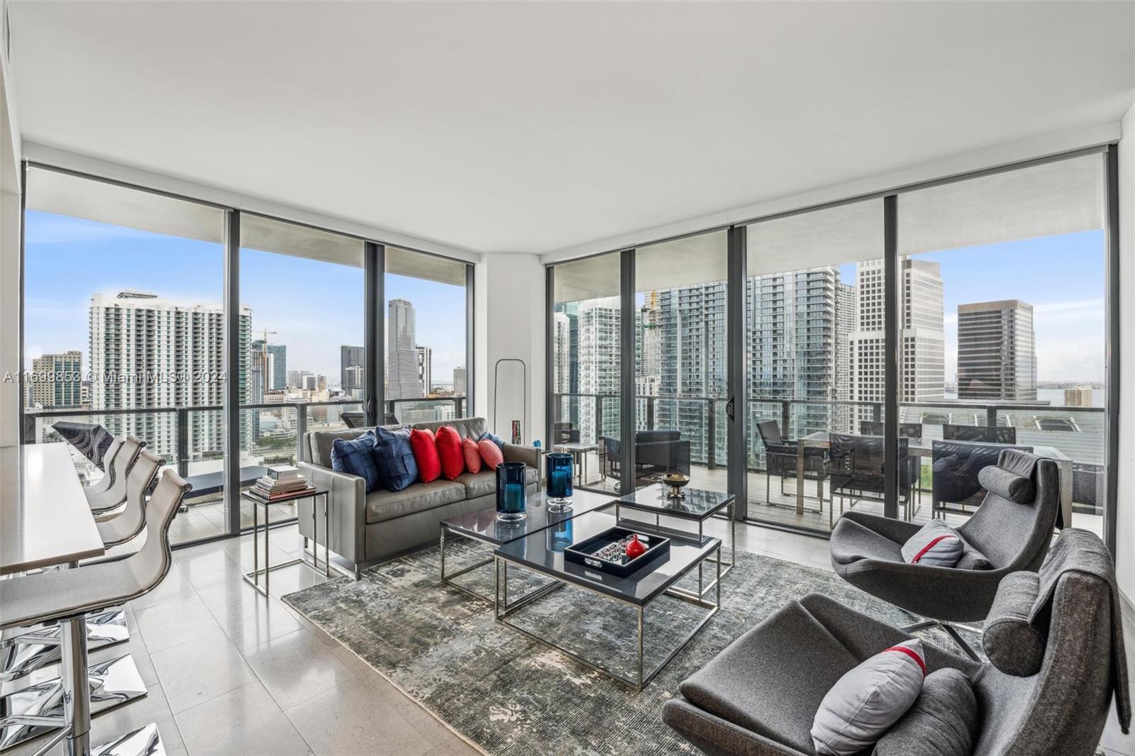 88 SW 7th St #2111, Miami FL 33130