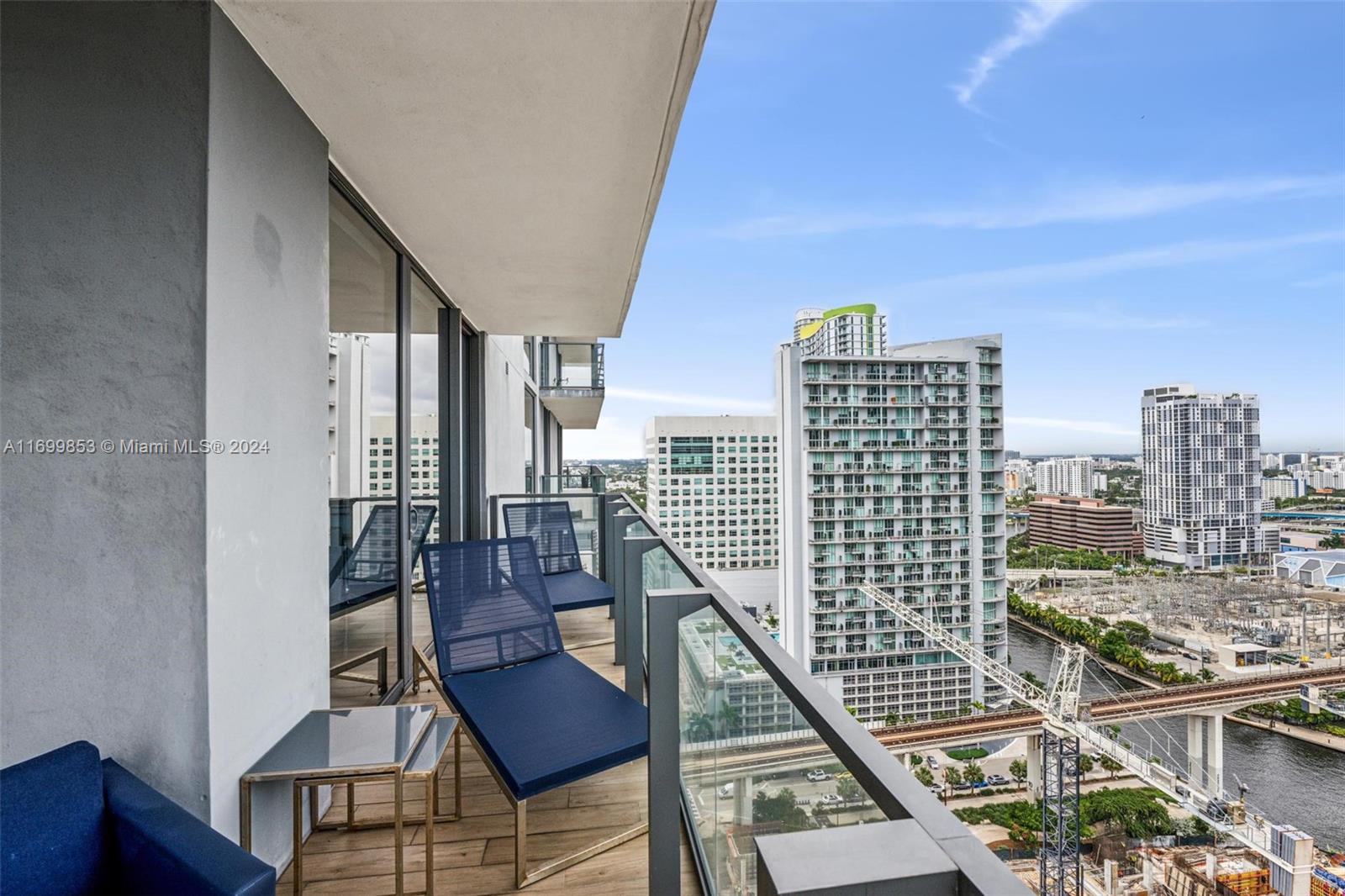 88 SW 7th St #2111, Miami FL 33130