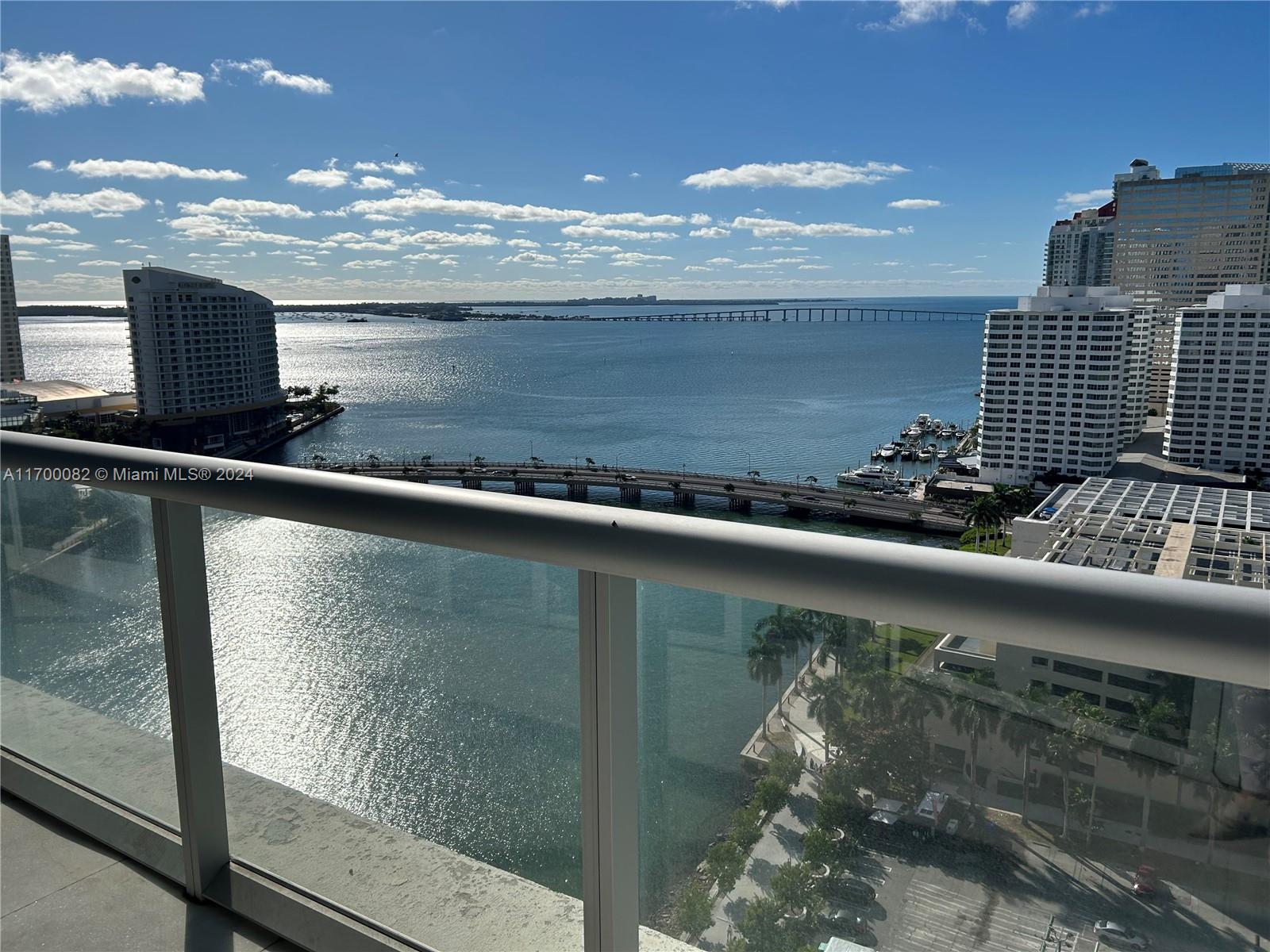 One of a kind unit with breath taking views of the Bay and the City. Best views in the building. Panoramic city and bay views from every room. Surrounded by water, a boardwalk, and two parks. With Cipriani and Cantina La Veinte.
Centrally located, walking distance to shopping, restaurants and more.