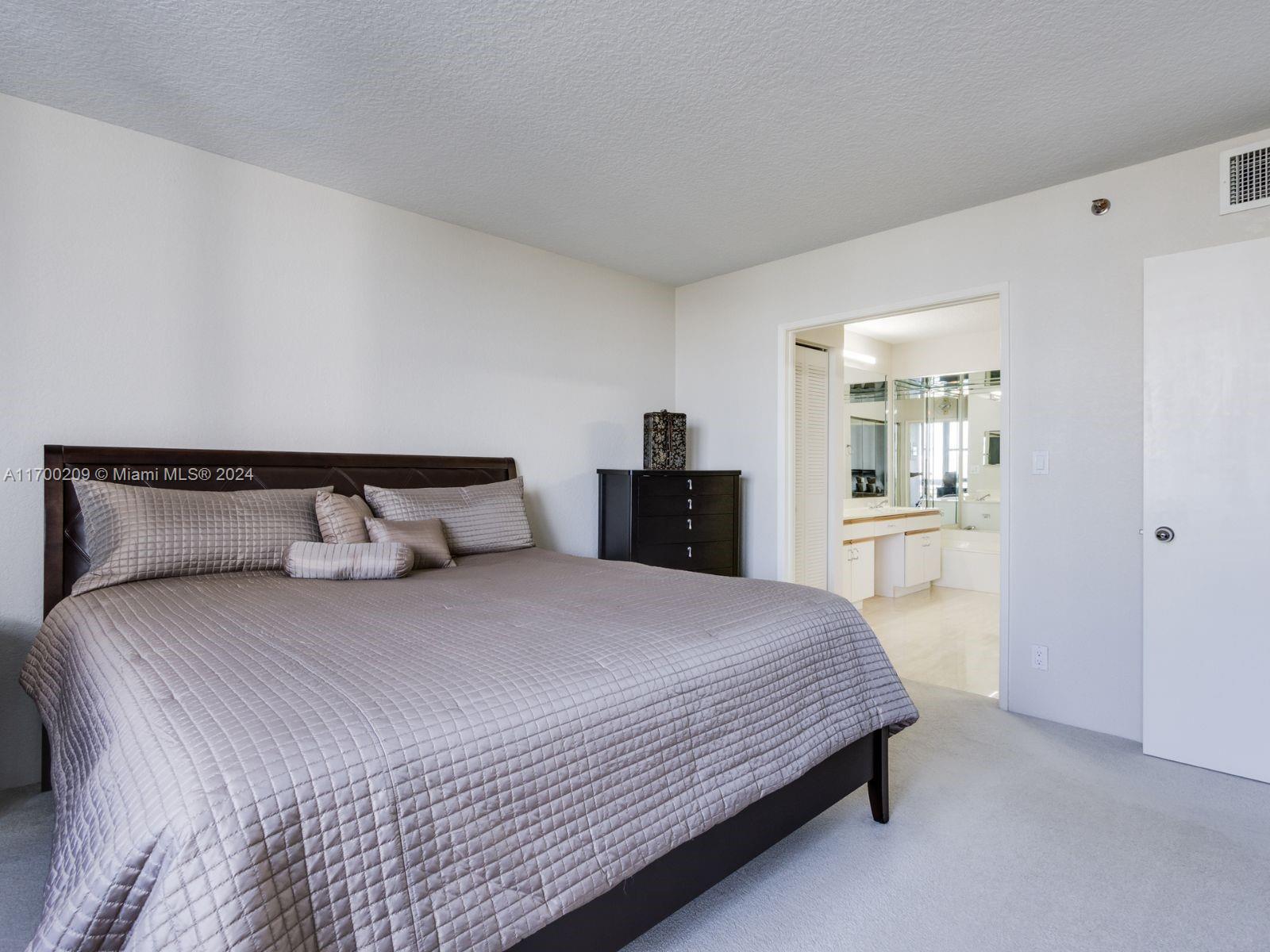 3600 Mystic Pointe Dr #1408, Aventura FL 33180