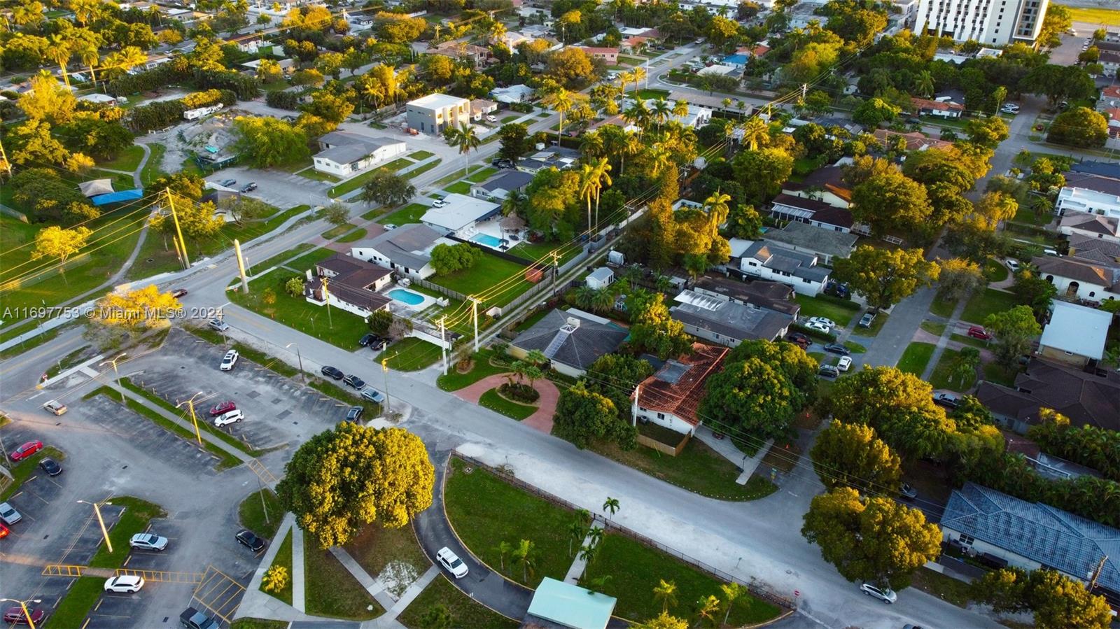 1189 Labaron Dr, Miami Springs, Florida image 32