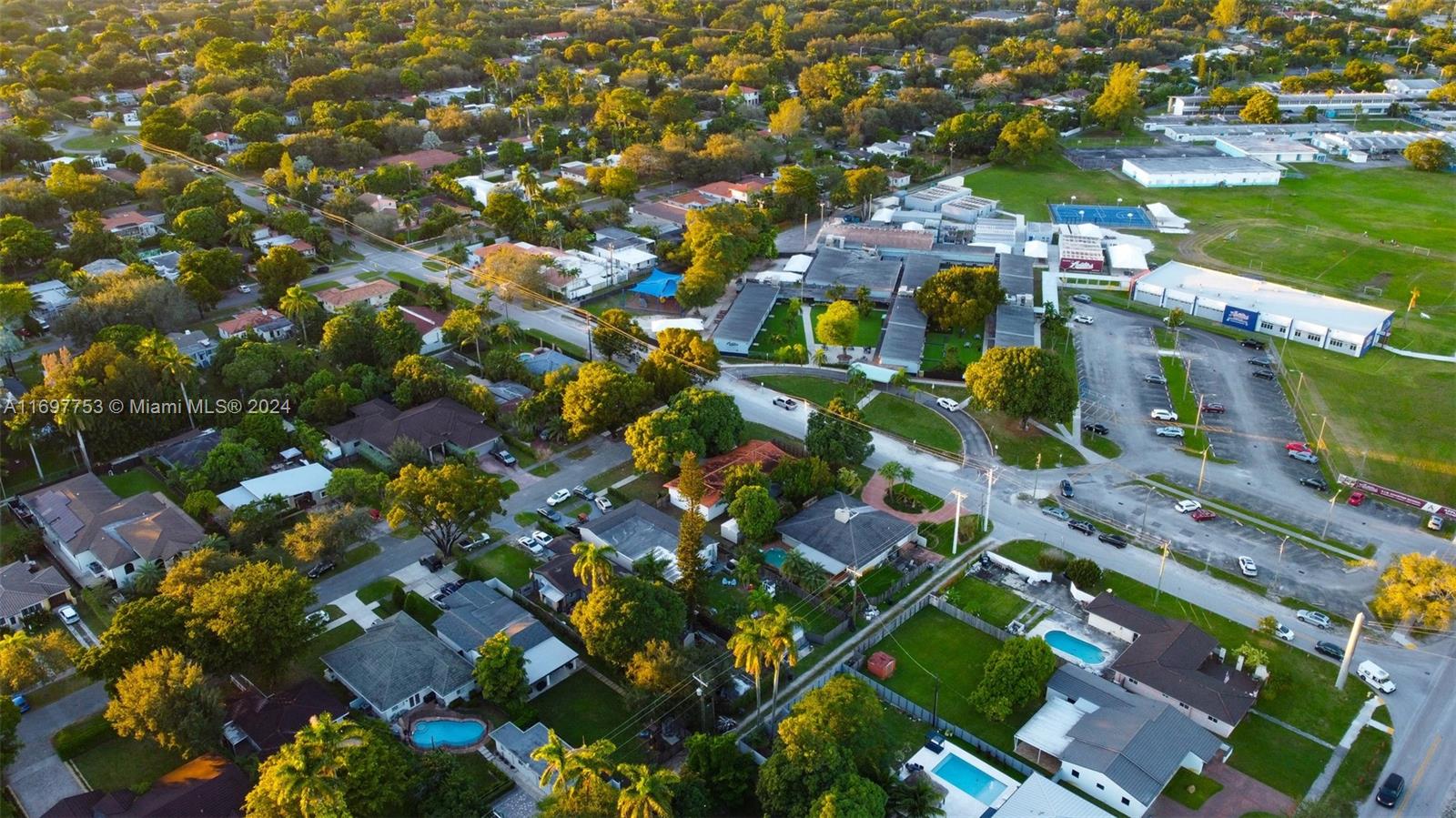 1189 Labaron Dr, Miami Springs, Florida image 33