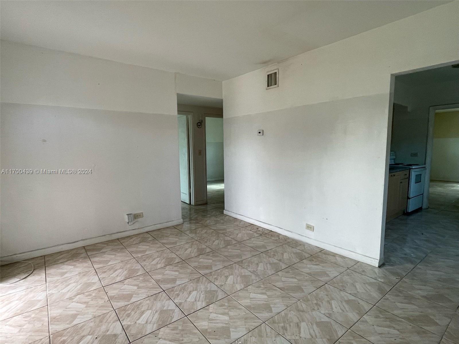 Residential, Miami Gardens, Florida image 9