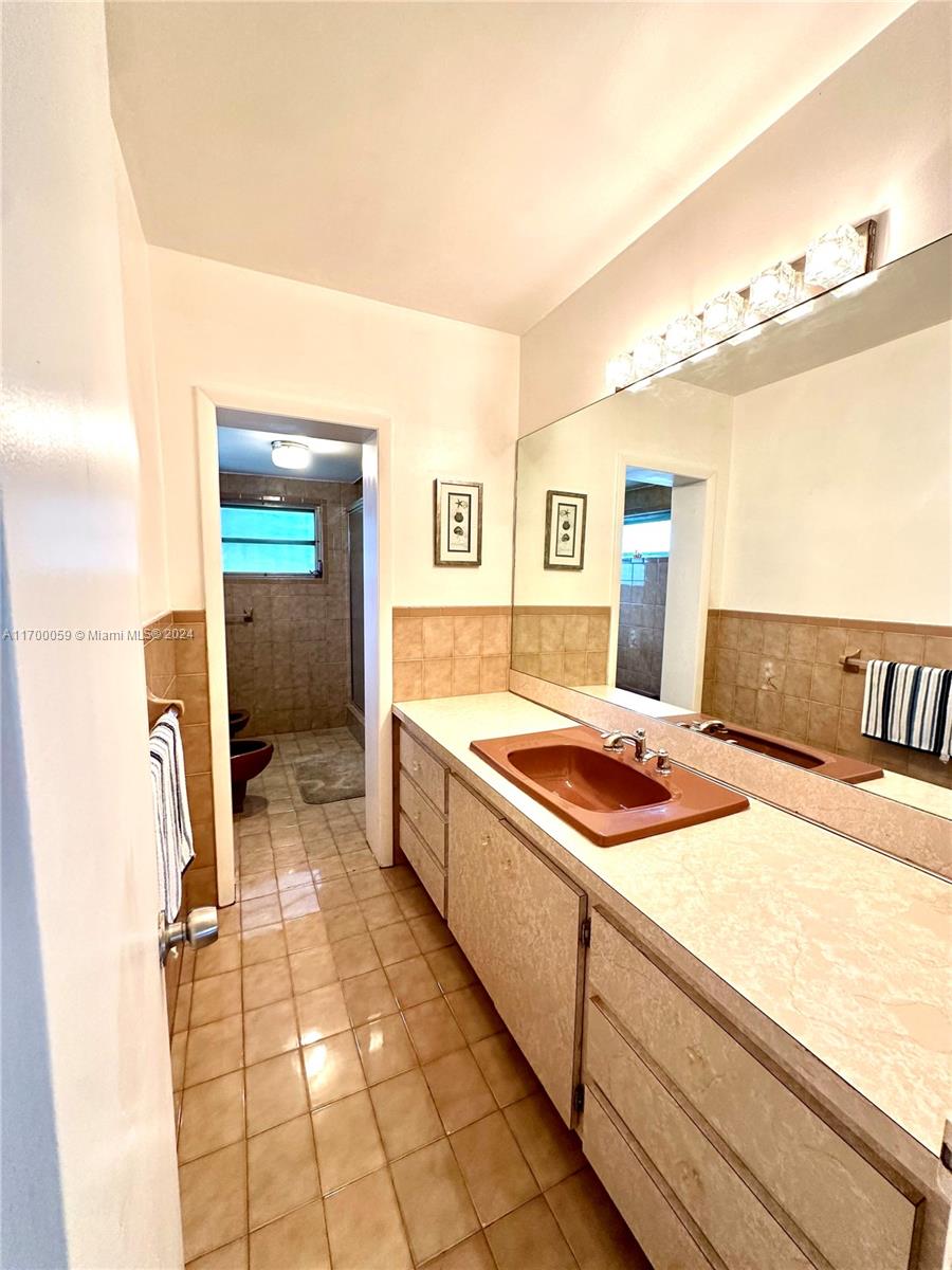 480 W 37th St, Hialeah, Florida image 32