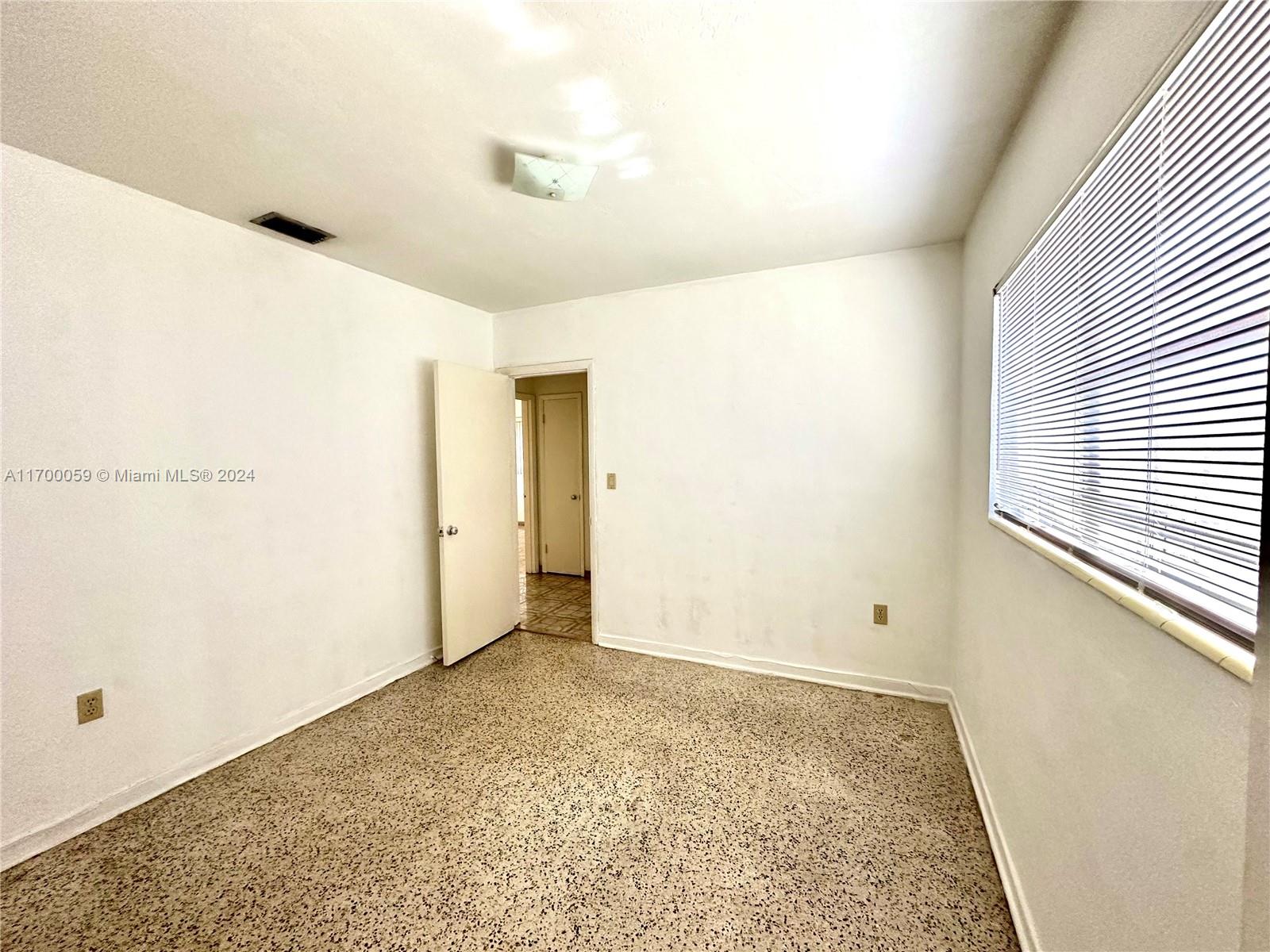 480 W 37th St, Hialeah, Florida image 38