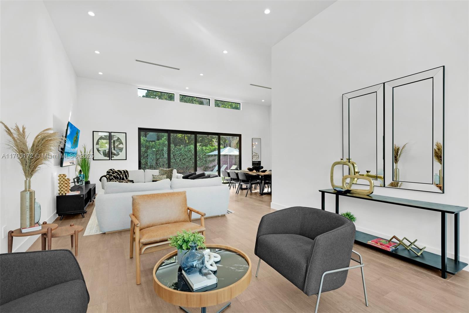 Listing Photo 12