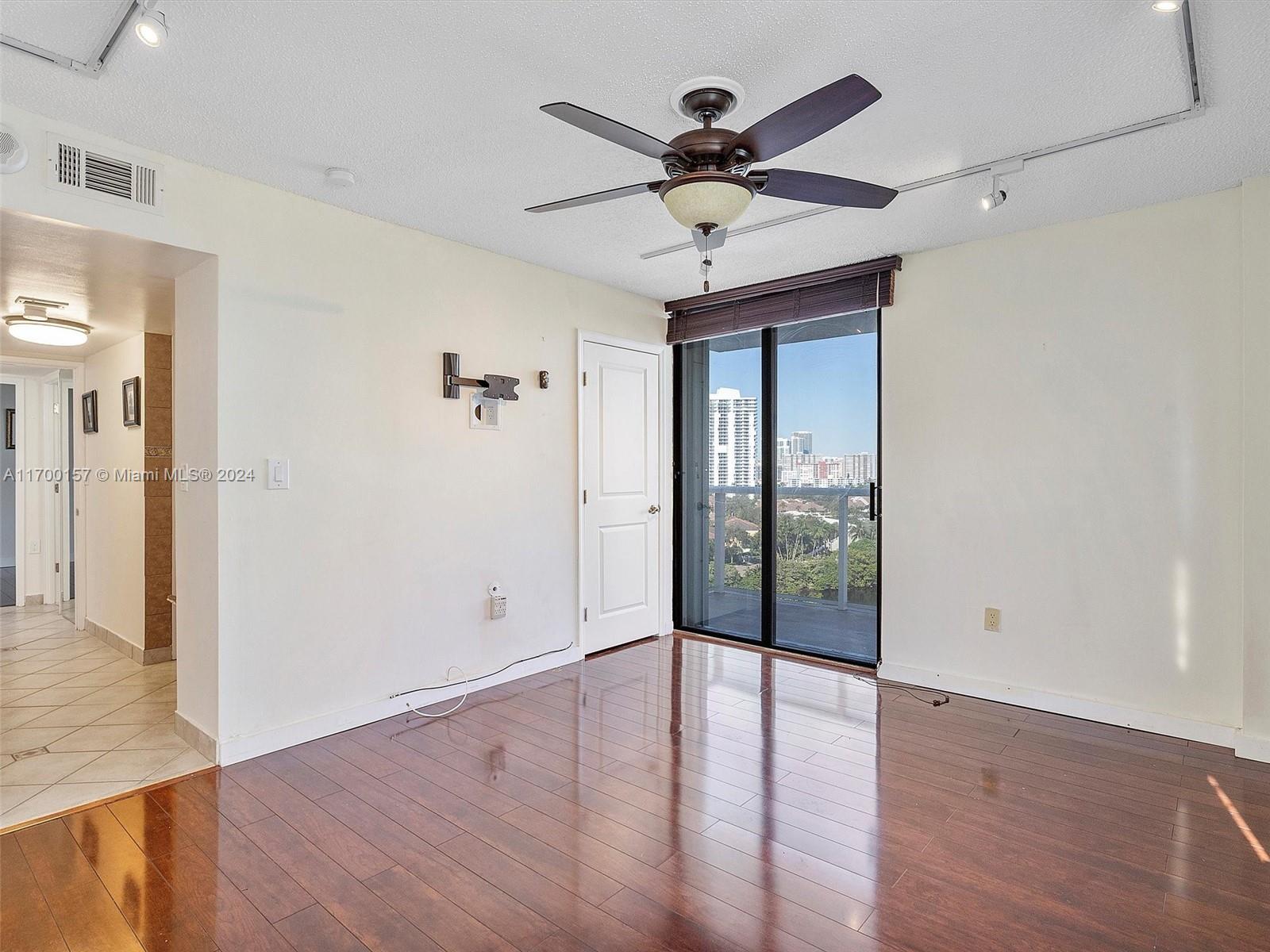 3731 N Country Club Dr #1123, Aventura, Florida image 14