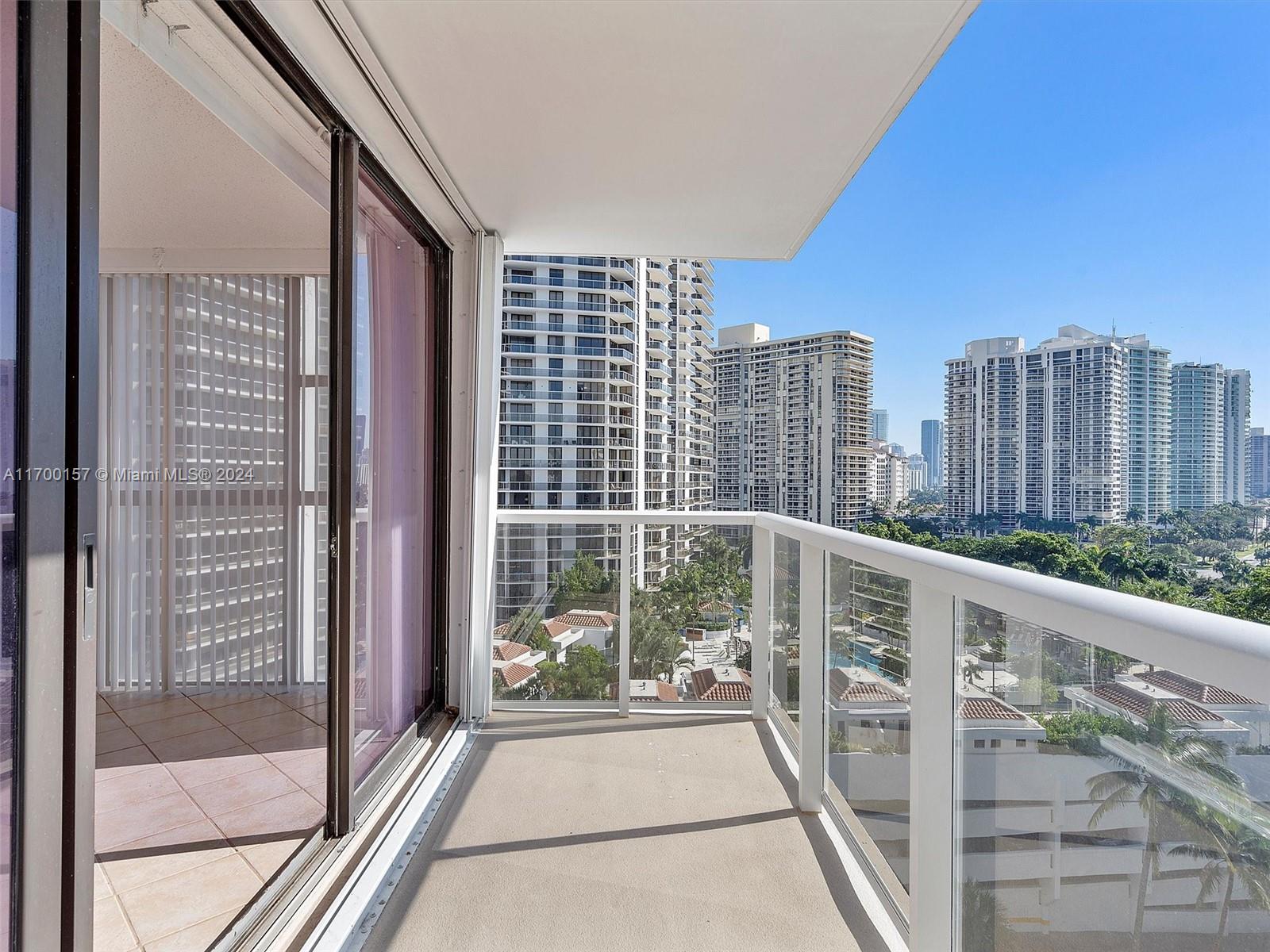 3731 N Country Club Dr #1123, Aventura, Florida image 22