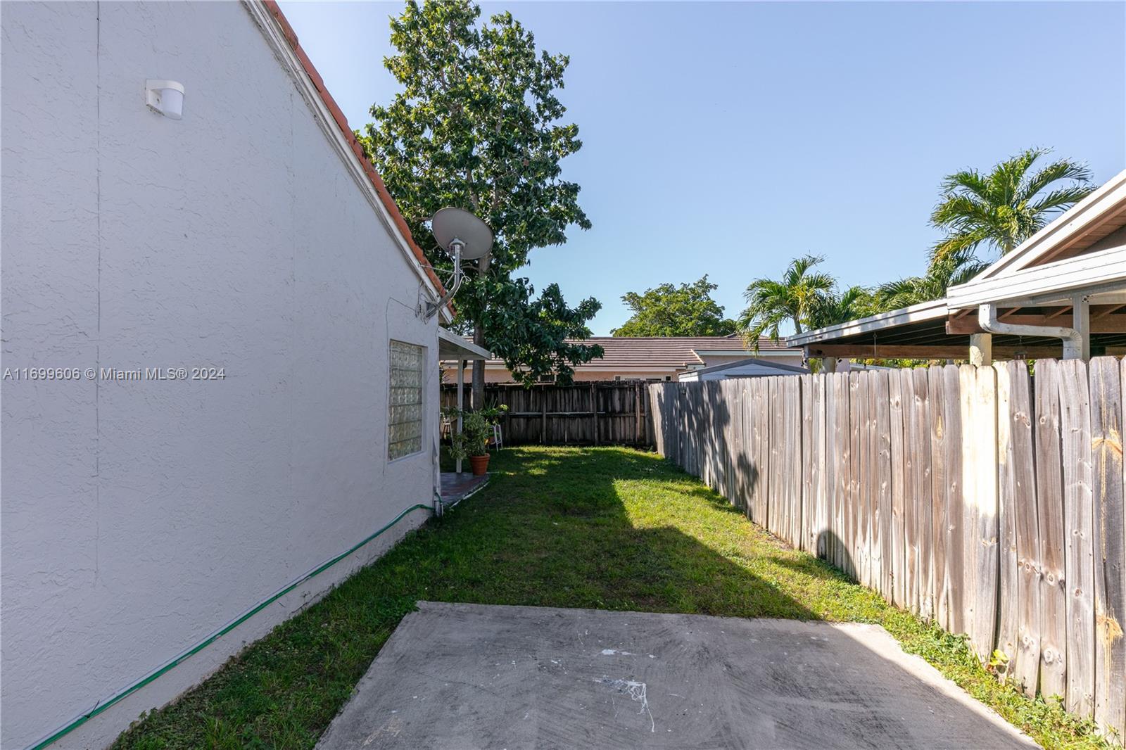 19662 NW 62nd Ct, Hialeah, Florida image 2