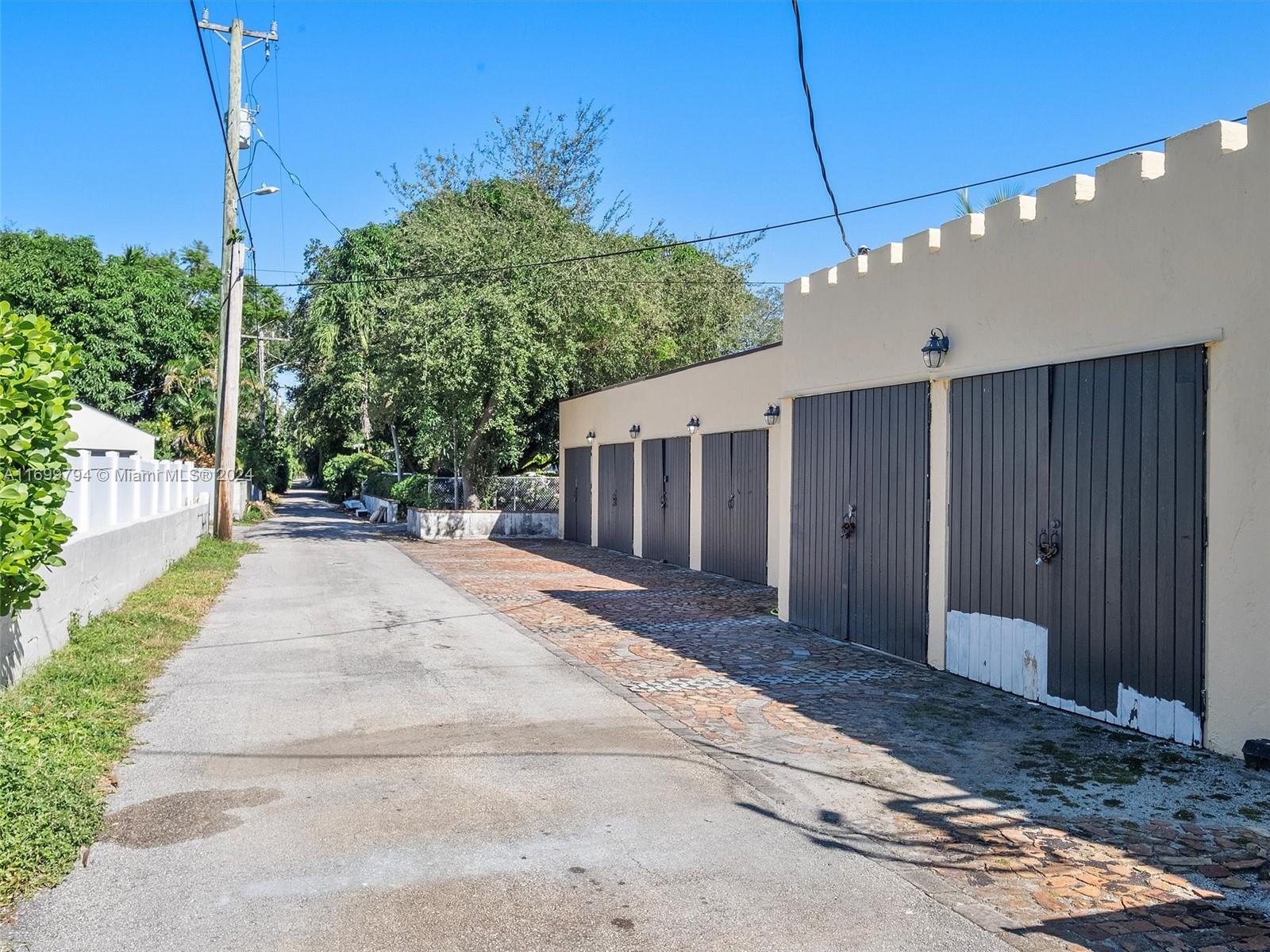 421 Grand Concourse #15, Miami Shores, Florida image 47