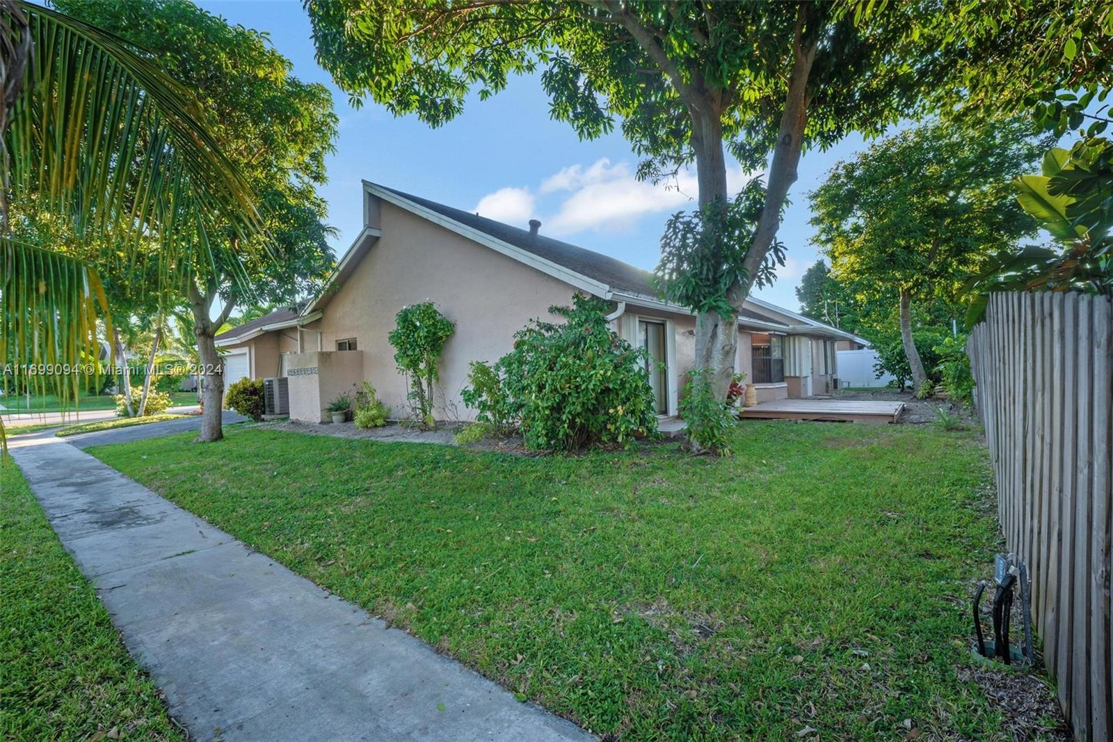 7315 NW 48th St, Lauderhill, Florida image 27