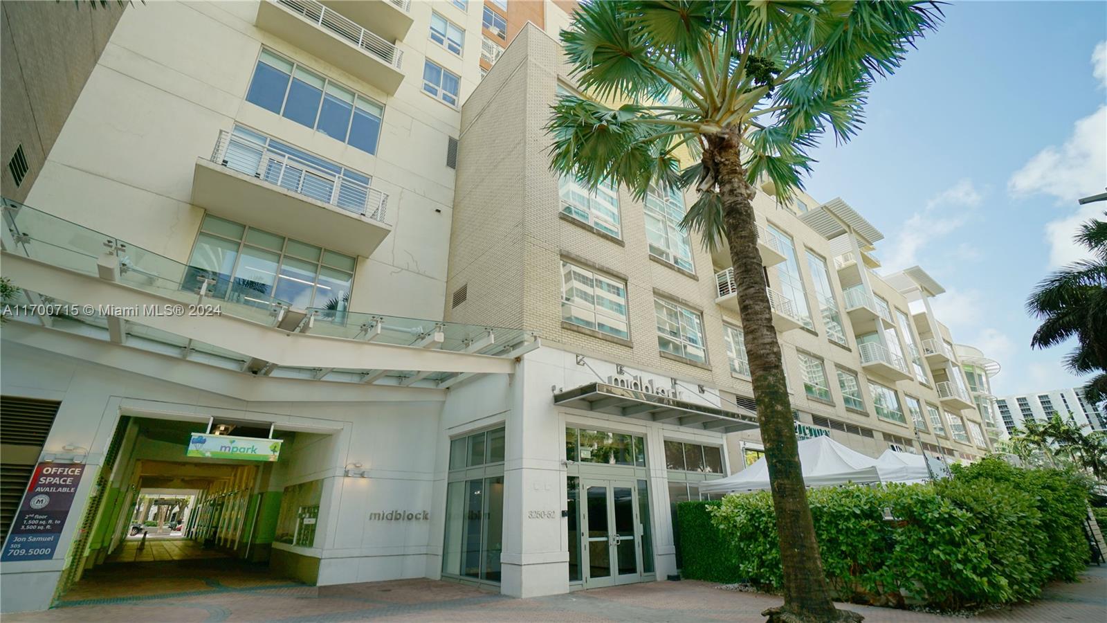 Condo for Sale in Miami, FL