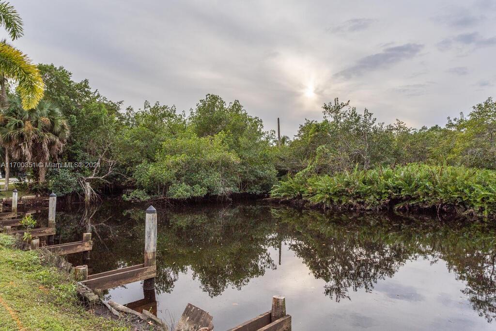 1625 Sunkist Way, Fort Myers, Florida image 9