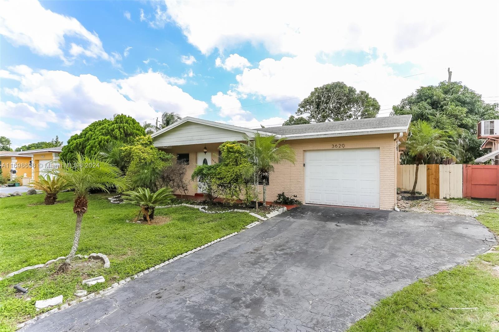 3620 NW 29th St, Lauderdale Lakes, Florida image 2