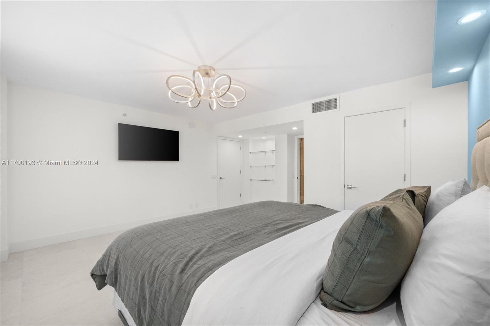 9499 Collins Ave #806, Surfside FL 33154