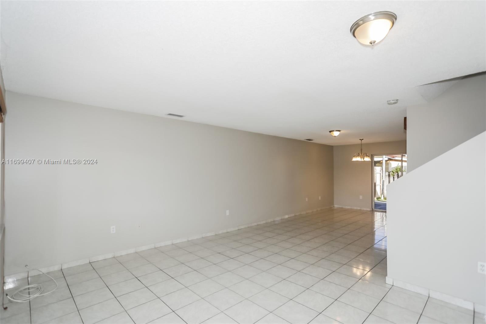 8975 NW 112th St, Hialeah Gardens, Florida image 4