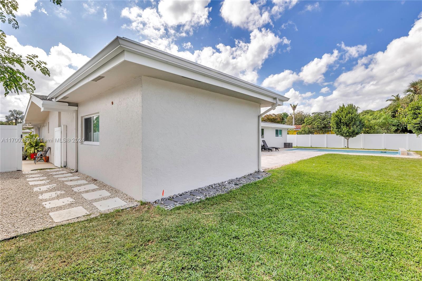 5531 SW 2nd St, Plantation, Florida image 48