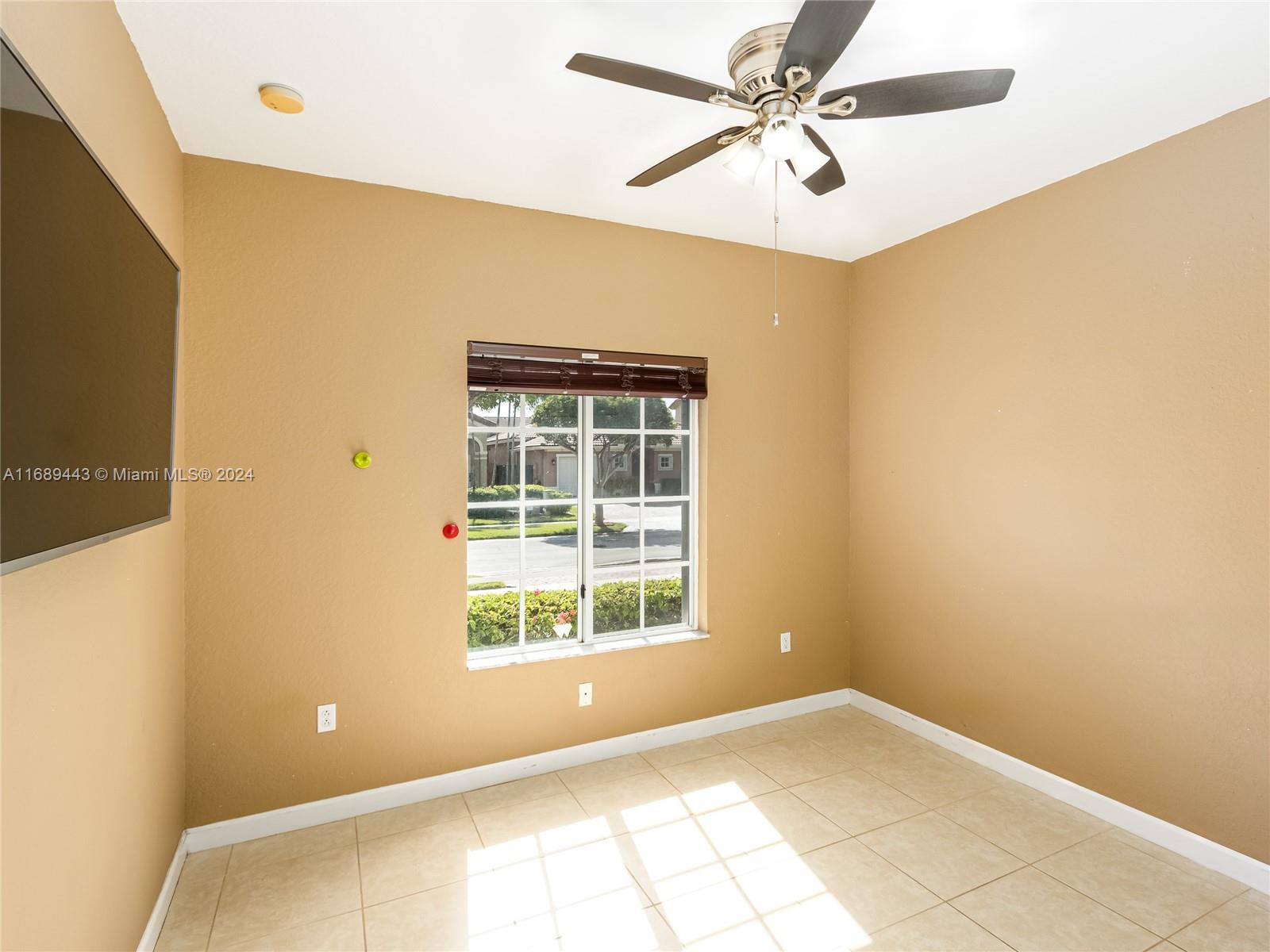 8829 SW 223rd Ter, Cutler Bay, Florida image 10