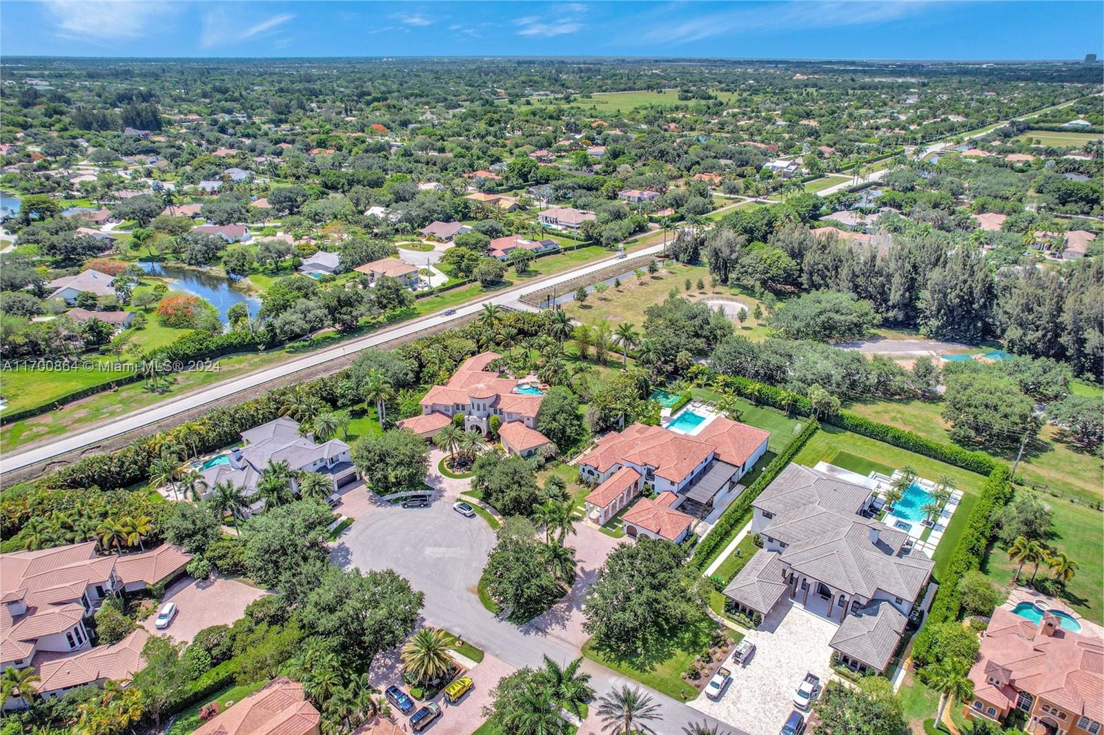 12917 Equestrian Trl, Davie, Florida image 8