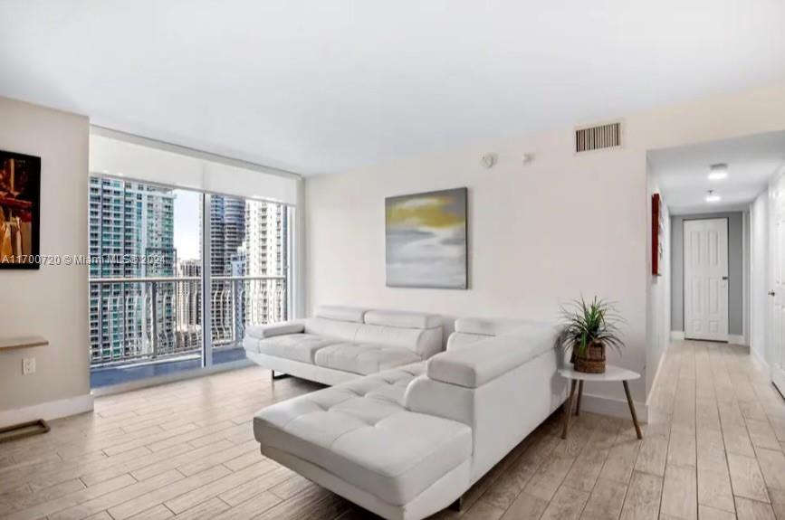 1200 Brickell Bay Dr #3824, Miami, Florida image 3